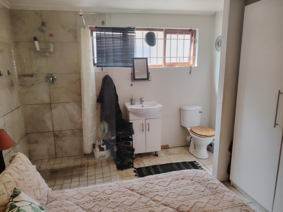 To Let 1 Bedroom Property for Rent in Oakdale Western Cape